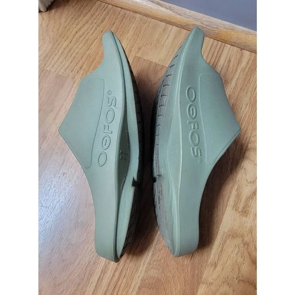 OOFOS OOahh Sport Flex Slide Sandal M6/W8